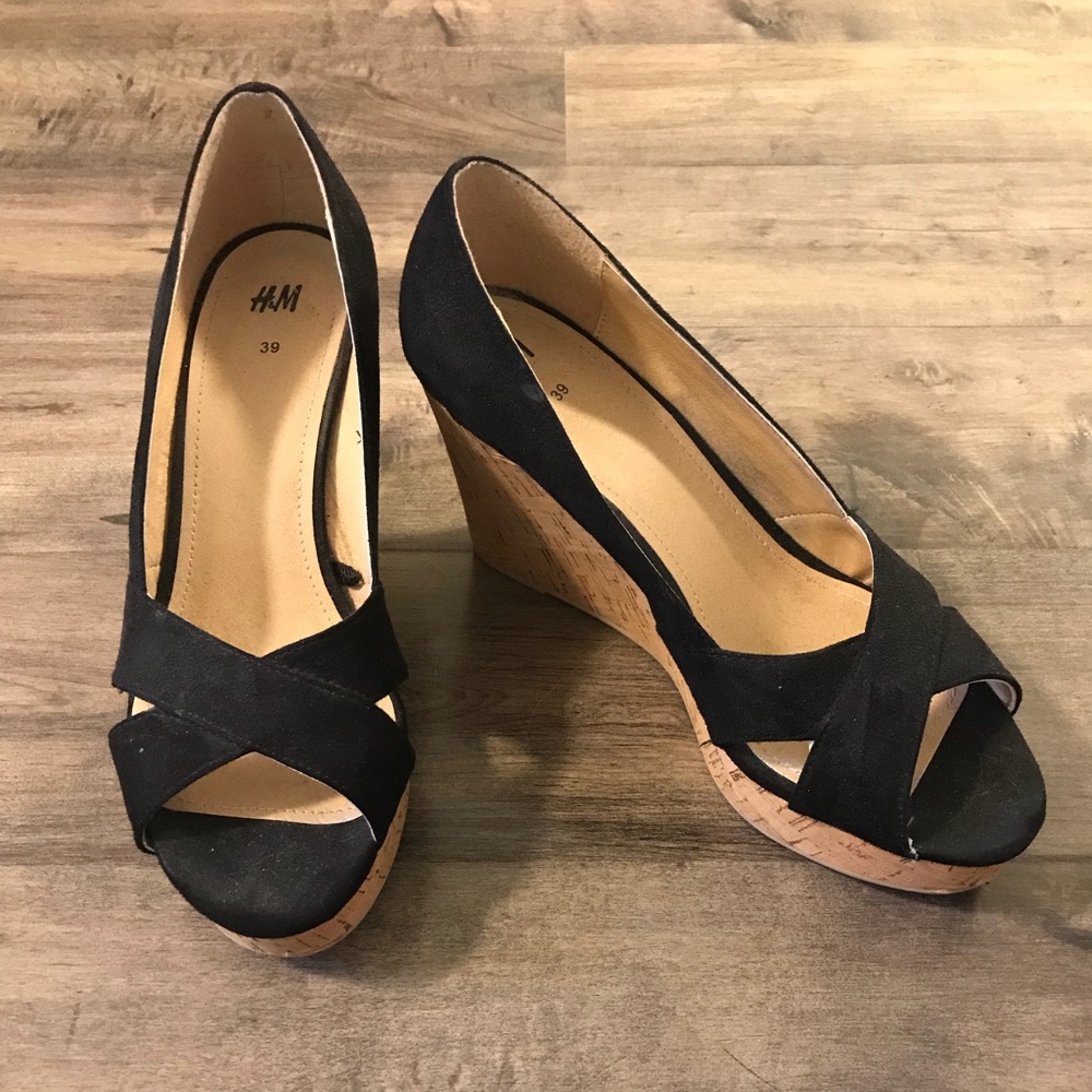 H&M Faux Suede Wedges - last chance, donating!